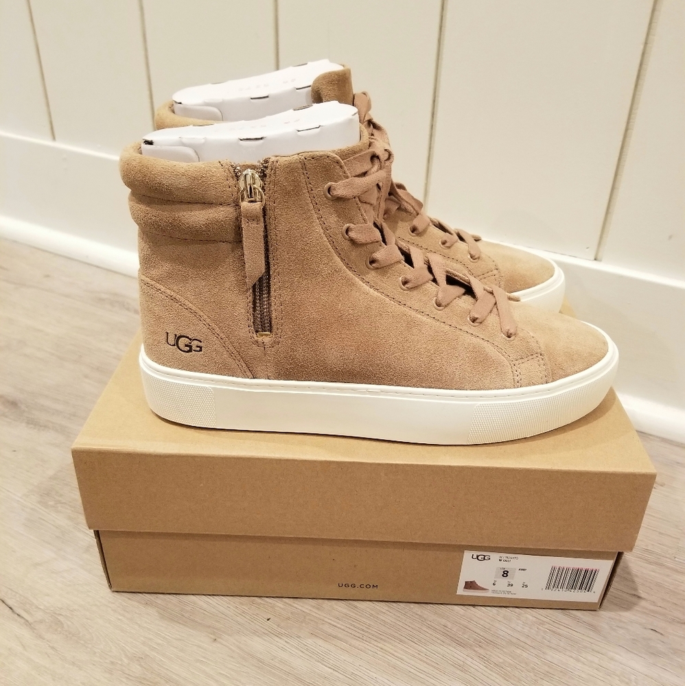 UGG Olli Sneakers Size 8